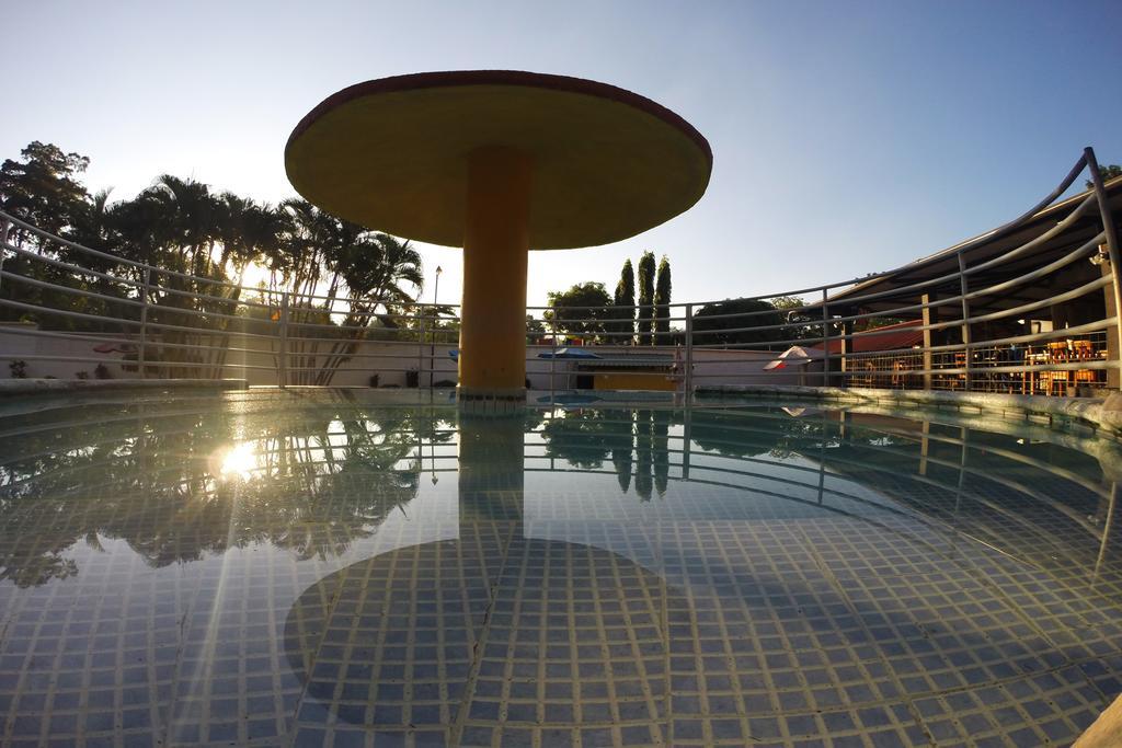 Hotel Villa Hermosa Retalhuleu Exteriör bild